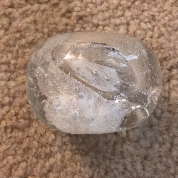 Art Glass/Bubble glass clear paper weight. - Picture 5 of 6